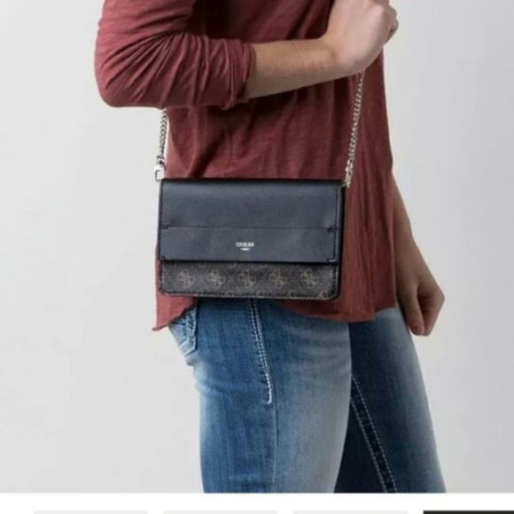 GUESS Hailey Crossbody clutch Black 1981 - Picture 1 of 7